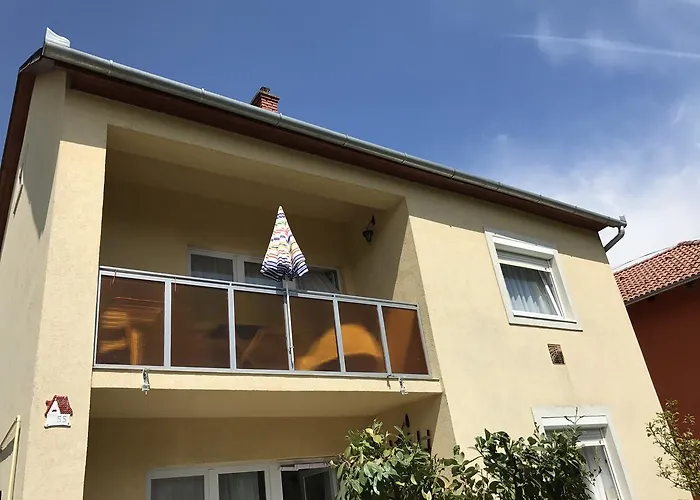 Elvira Apartman